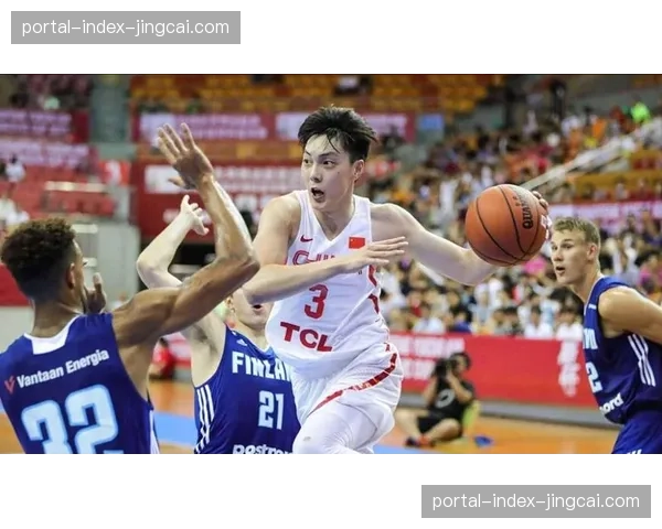 胡明轩赛后加练三分，回应外界对其进攻效率稳定性的质疑。